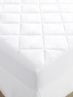 Pottery Barn Teen Essential Waterproof and Stain Repellant Mattress Pad Full